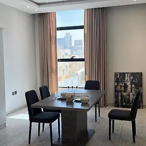 شقة هادئة مكونه من غرفتين وبلكونة باطلالة جميلة